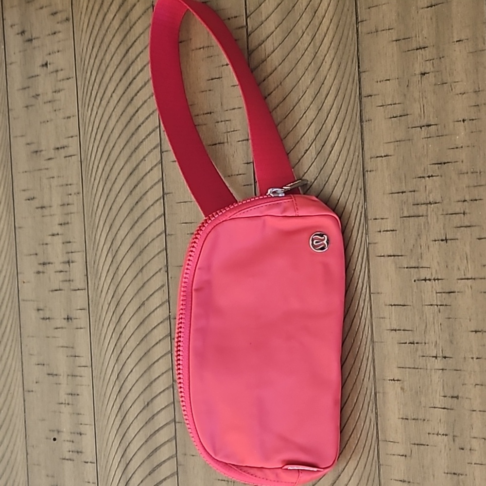 Lululemon Everywhere Belt Bag Waist Fanny pack Pink perfect nwt